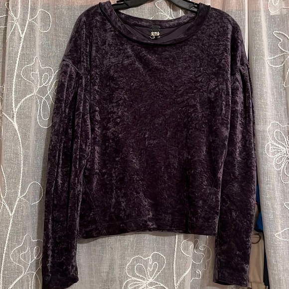 We The Free purple gray crushed velvet top like new size XS - Picture 1 of 2